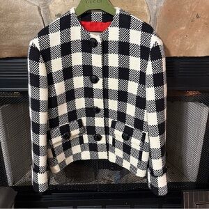 Gucci NWT sz 38 Black/white checkered. Extra buttons incld